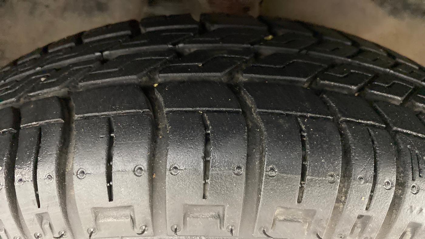 2013 Maruti Alto 800 LXI, Petrol, Manual, 32,519 km, Right Front Tyre Tread
