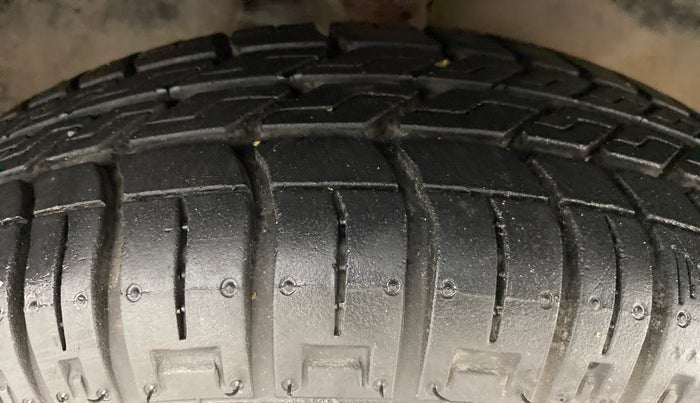 2013 Maruti Alto 800 LXI, Petrol, Manual, 32,519 km, Right Front Tyre Tread