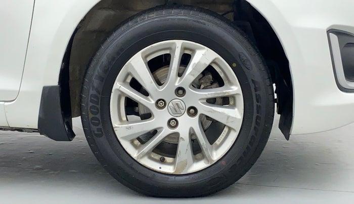 2014 Maruti Swift ZDI, Diesel, Manual, 1,56,169 km, Right Front Wheel