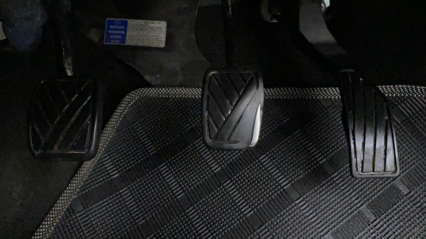 2014 Maruti Swift ZDI, Diesel, Manual, 1,56,169 km, Pedals