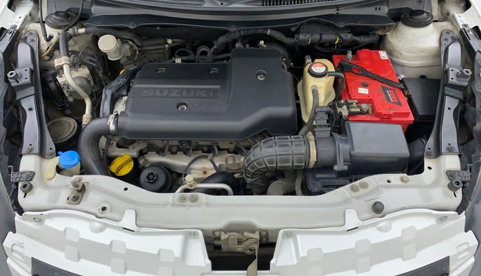 2014 Maruti Swift ZDI, Diesel, Manual, 1,56,169 km, Open Bonet