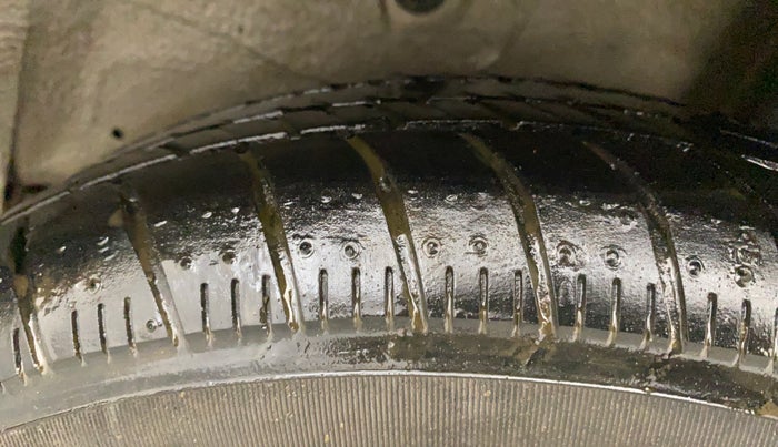 2016 Maruti Celerio VXI AMT, CNG, Automatic, 65,957 km, Left Rear Tyre Tread