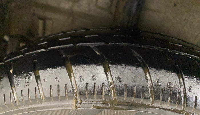 2016 Maruti Celerio VXI AMT, CNG, Automatic, 65,957 km, Right Rear Tyre Tread