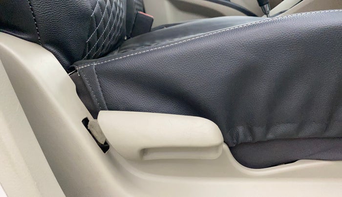 2016 Maruti Celerio VXI AMT, CNG, Automatic, 65,957 km, Driver Side Adjustment Panel