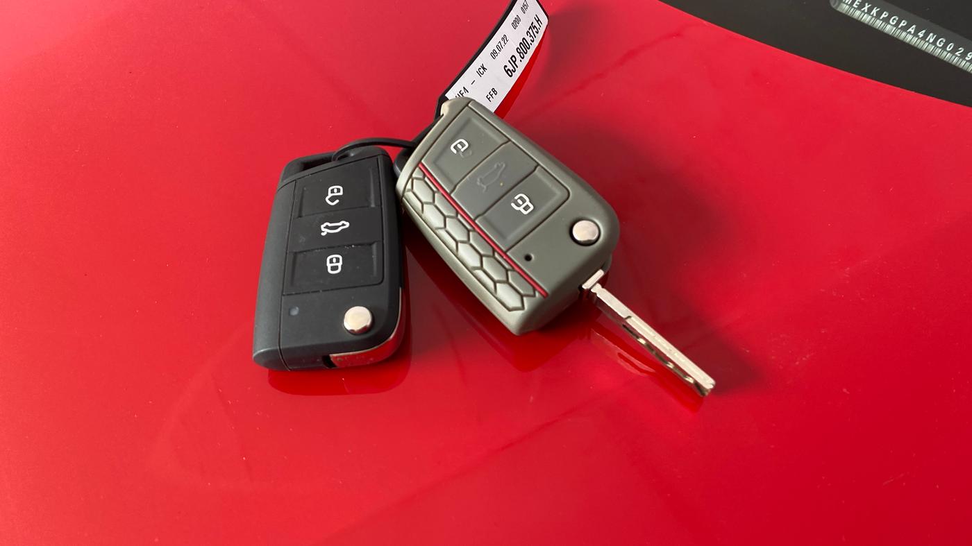 2022 Skoda KUSHAQ AMBITION 1.0L TSI MT, Petrol, Manual, 20,494 km, Key Close Up