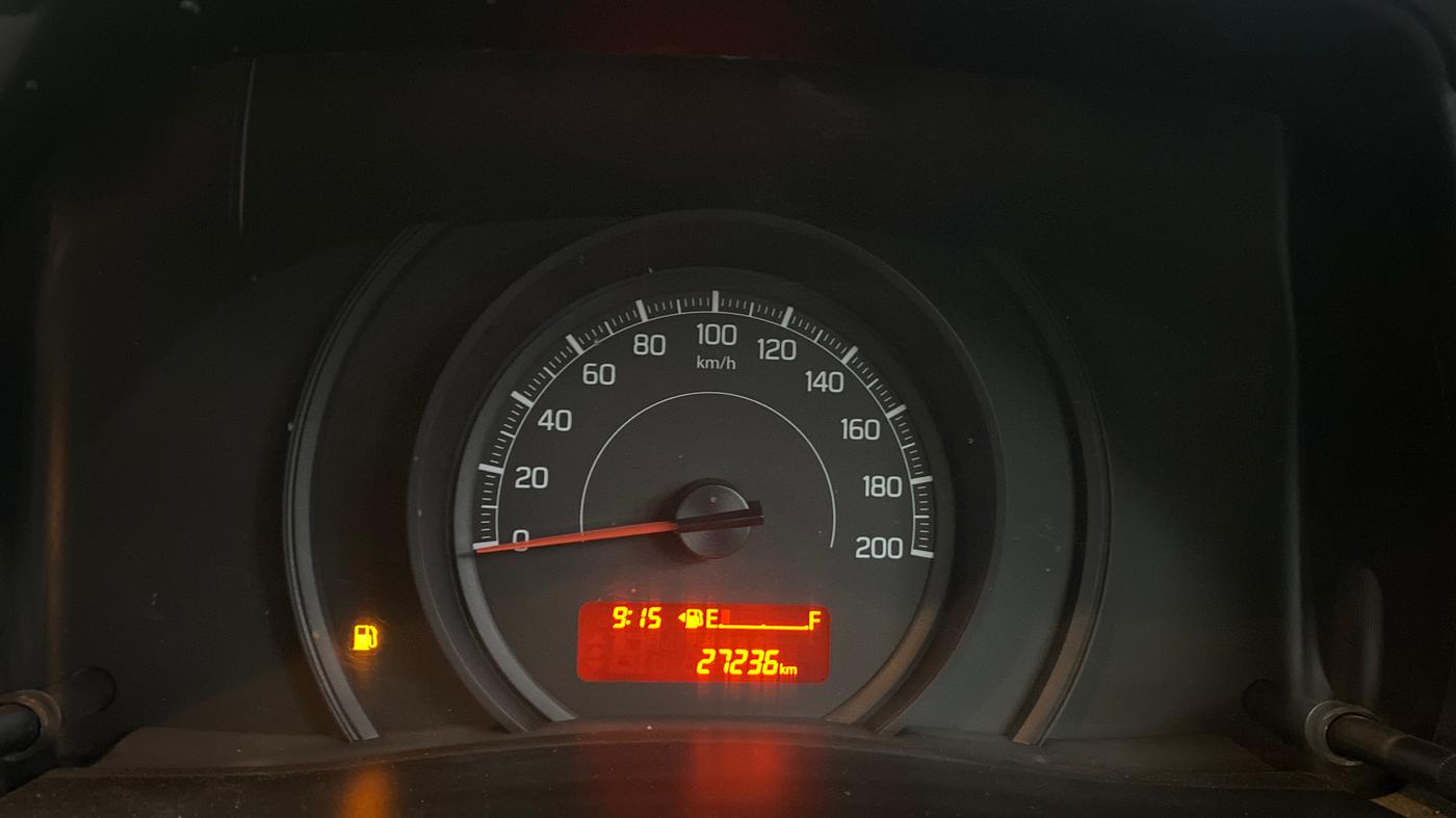 2020 Maruti Swift LXI, Petrol, Manual, 27,230 km, Odometer Image