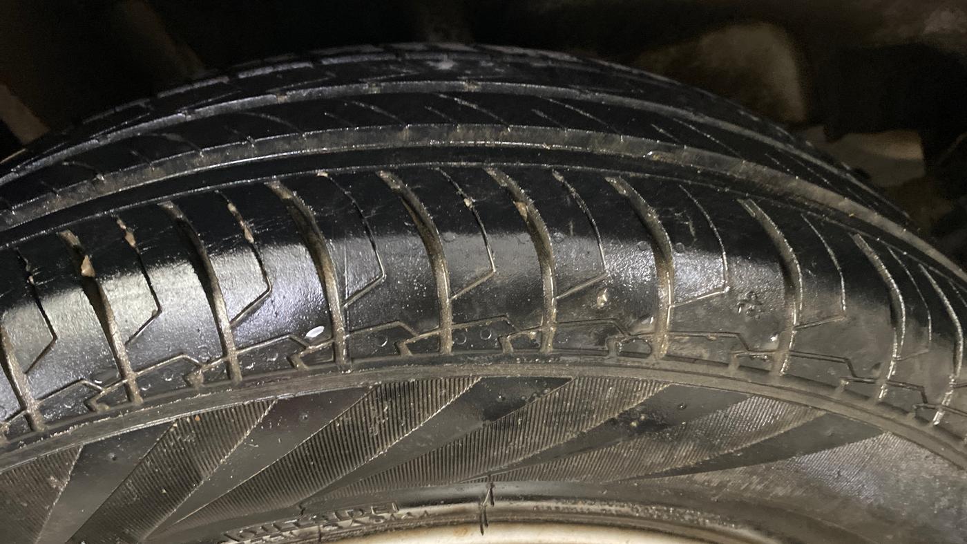 2020 Maruti Swift LXI, Petrol, Manual, 27,230 km, Right Rear Tyre Tread