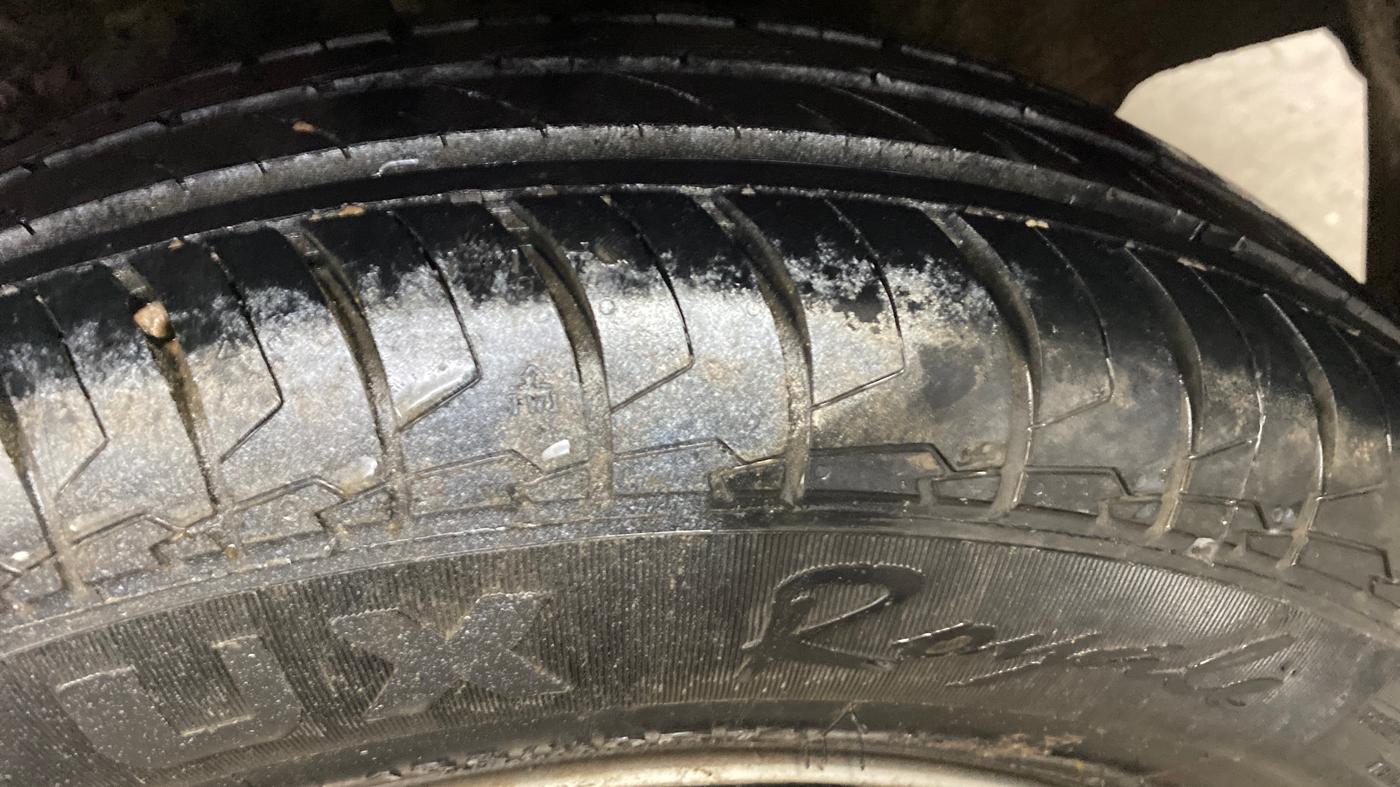 2020 Maruti Swift LXI, Petrol, Manual, 27,230 km, Left Rear Tyre Tread
