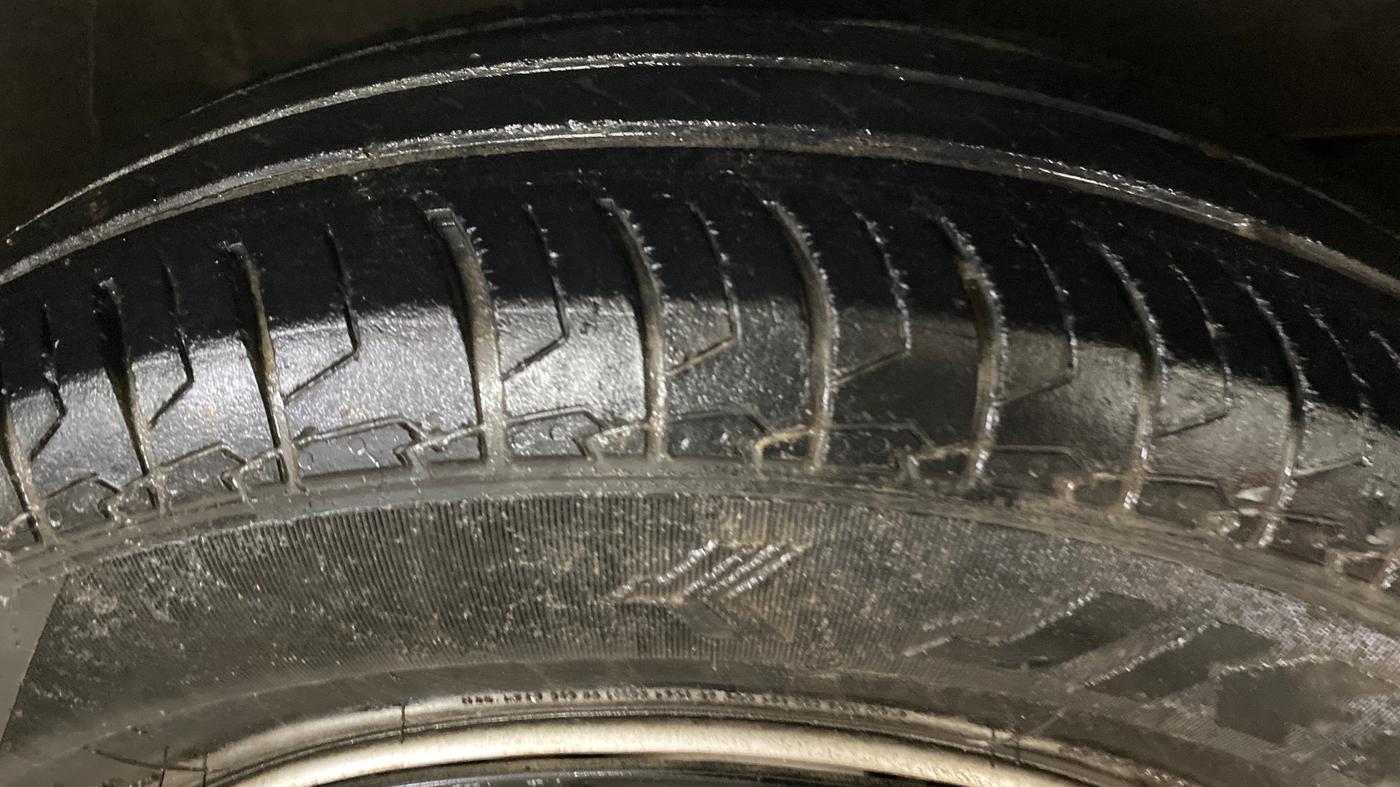 2020 Maruti Swift LXI, Petrol, Manual, 27,230 km, Right Front Tyre Tread