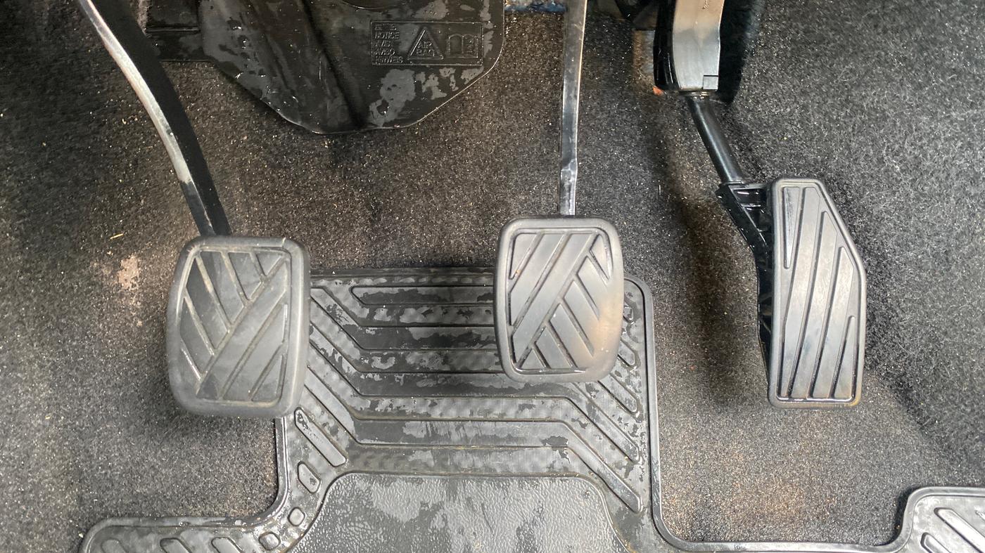 2022 Maruti XL6 ALPHA MT, Petrol, Manual, 58,554 km, Pedals