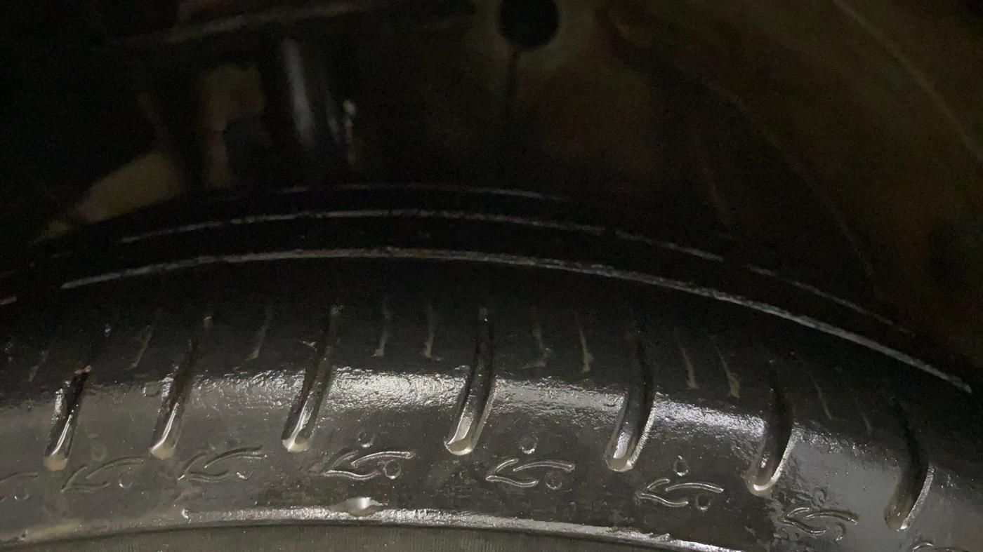 2020 Maruti Swift VXI, Petrol, Manual, 50 km, Left Front Tyre Tread