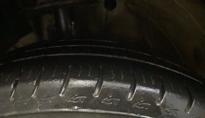 2020 Maruti Swift VXI, Petrol, Manual, 1,18,250 km, Left Front Tyre Tread