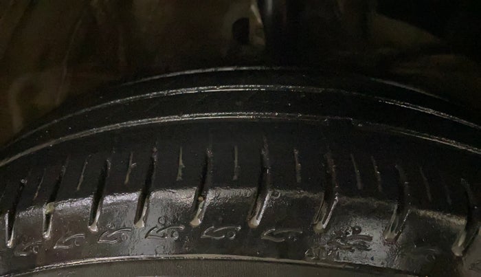 2020 Maruti Swift VXI, Petrol, Manual, 1,18,250 km, Right Front Tyre Tread