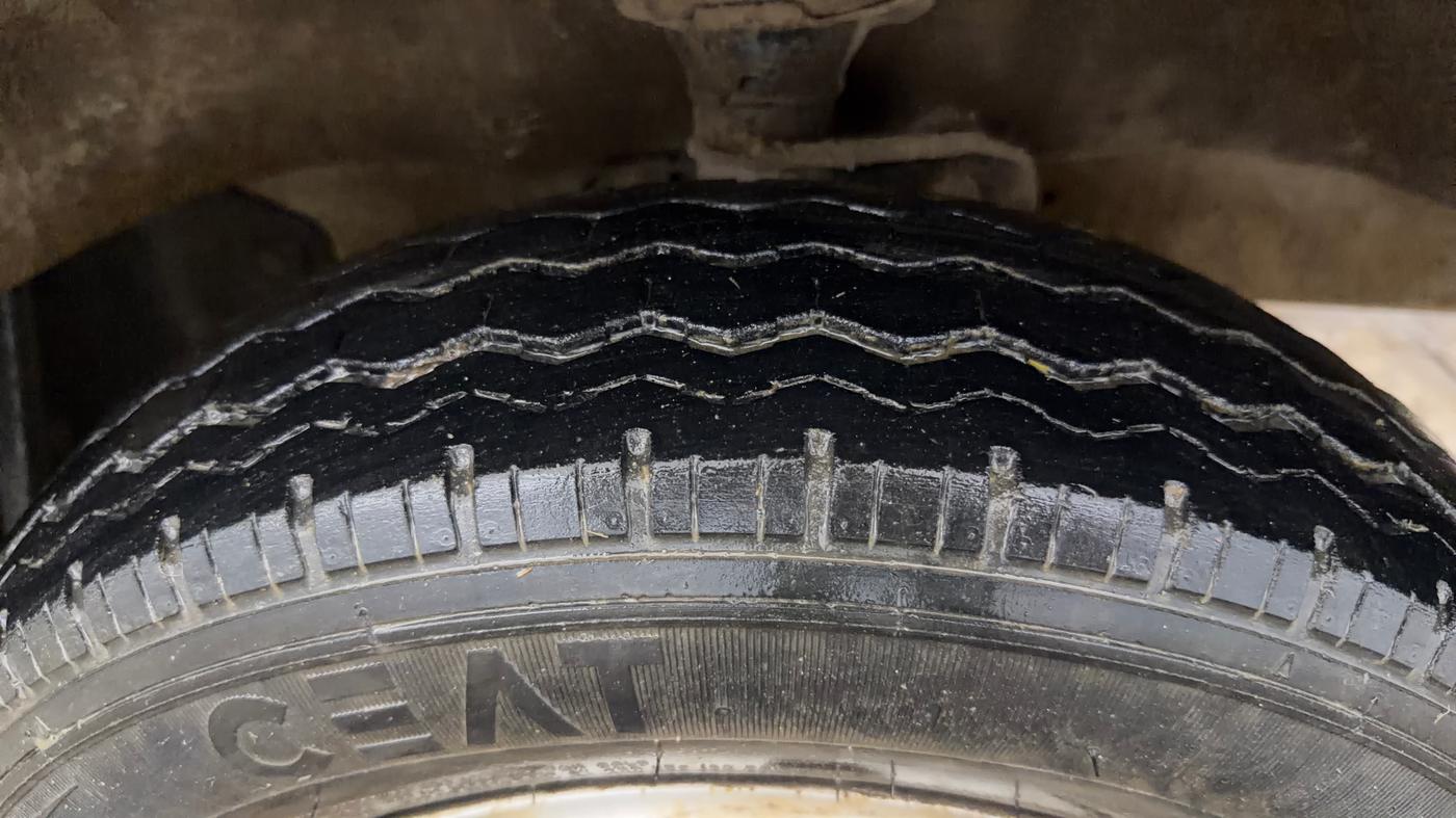 2022 Maruti Eeco 5 STR AC CNG (O), CNG, Manual, 48,421 km, Right Front Tyre Tread