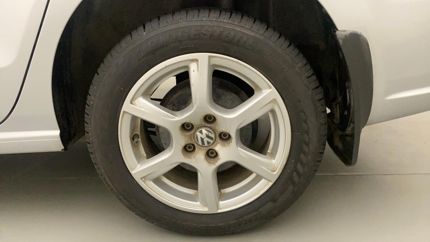 2014 Volkswagen Vento HIGHLINE 1.6 MPI, Petrol, Manual, 35,828 km, Left Rear Wheel