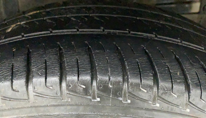 2019 Maruti Vitara Brezza VDI, Diesel, Manual, 51,259 km, Right Front Tyre Tread