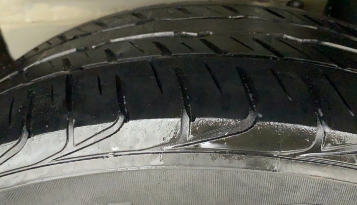 2019 Maruti Vitara Brezza VDI, Diesel, Manual, 51,259 km, Left Rear Tyre Tread