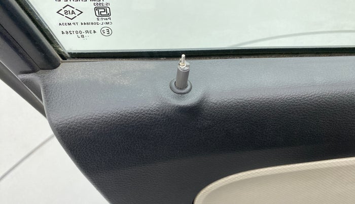 2019 Maruti Alto LXI, Petrol, Manual, 55,482 km, Lock system - Door lock knob has minor damage