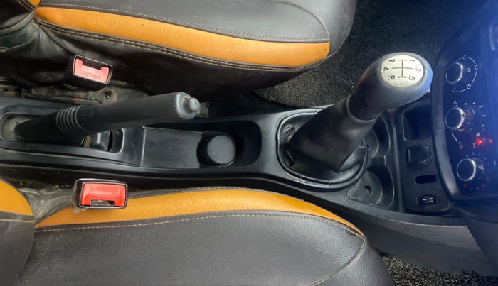 2014 Renault Duster 85 PS RXE DIESEL, Diesel, Manual, 1,22,542 km, Gear Lever