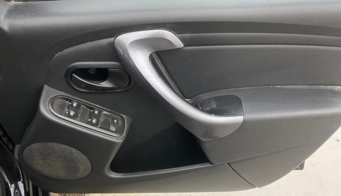 2014 Renault Duster 85 PS RXE DIESEL, Diesel, Manual, 1,22,542 km, Driver Side Door Panels Control