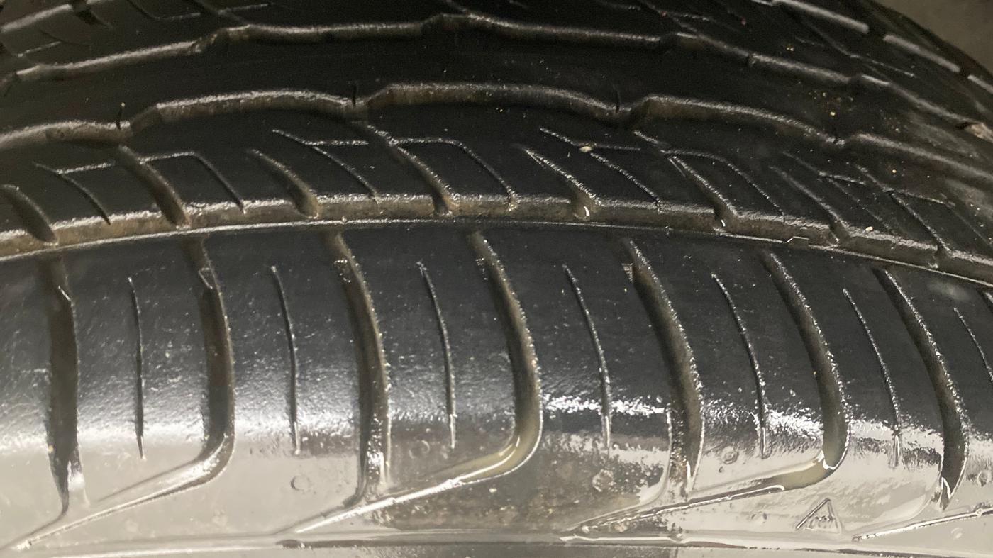 2014 Renault Duster 85 PS RXE DIESEL, Diesel, Manual, 1,22,589 km, Left Front Tyre Tread