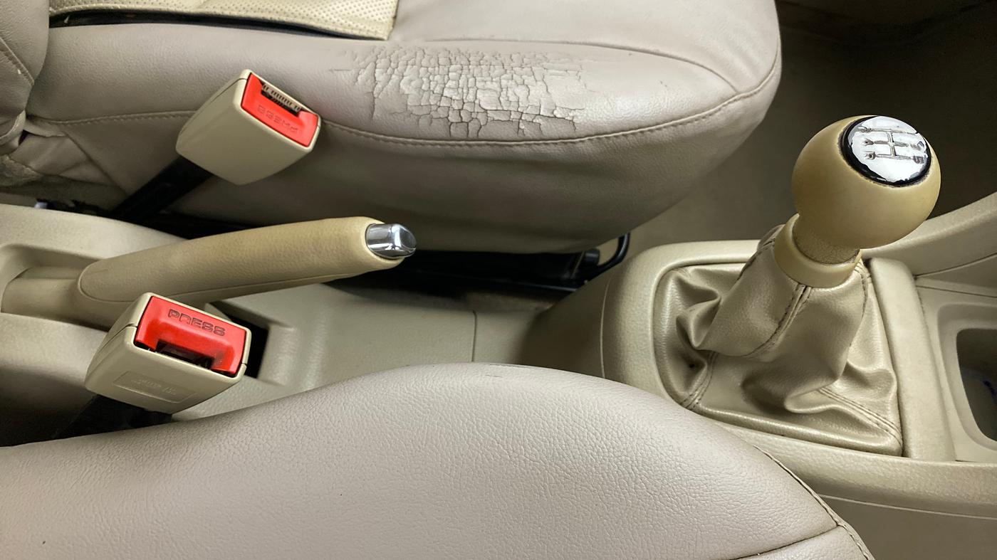 2014 Maruti Ertiga VXI, Petrol, Manual, 88,376 km, Gear Lever