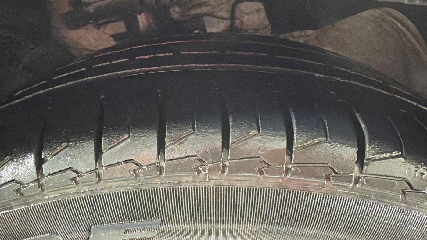 2019 Volkswagen Ameo HIGHLINE PLUS 1.0L 16 ALLOY, Petrol, Manual, 92,957 km, Left Front Tyre Tread