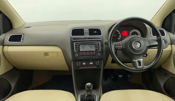 2013 Volkswagen Vento HIGHLINE 1.6 MPI, Petrol, Manual, 81,645 km, Dashboard