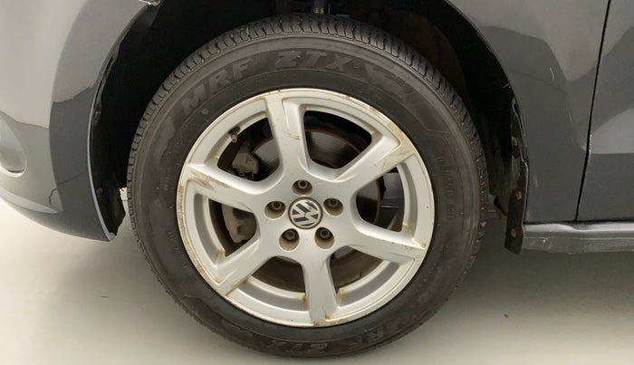 2013 Volkswagen Vento HIGHLINE 1.6 MPI, Petrol, Manual, 81,645 km, Left Front Wheel