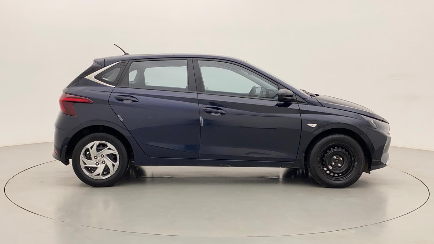 2021 Hyundai NEW I20 MAGNA 1.2 MT, Petrol, Manual, 18,159 km, Right Side View