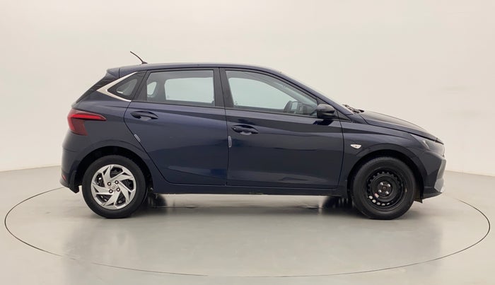 2021 Hyundai NEW I20 MAGNA 1.2 MT, Petrol, Manual, 18,159 km, Right Side View