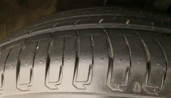 2021 Hyundai NEW I20 MAGNA 1.2 MT, Petrol, Manual, 18,159 km, Right Front Tyre Tread