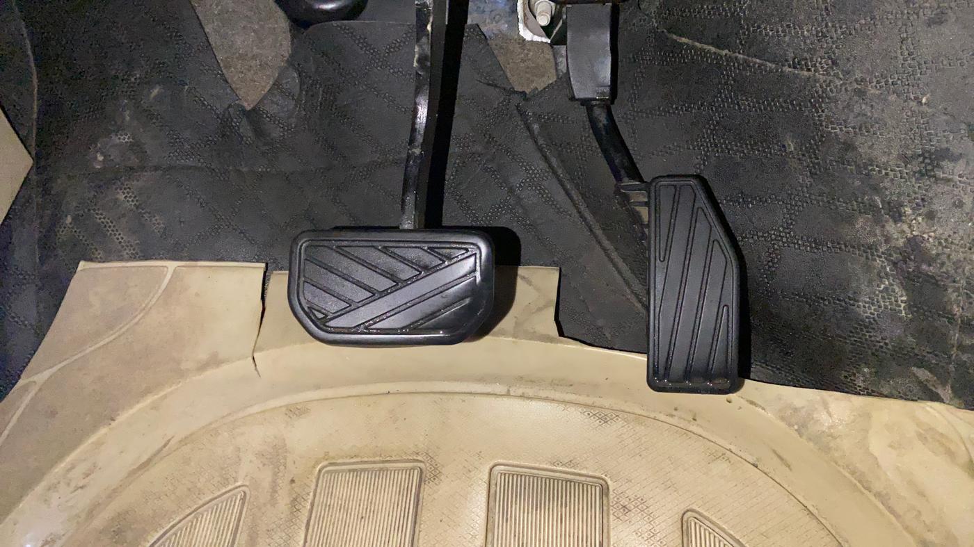 2024 Maruti Ertiga VXI AT SHVS, Petrol, Automatic, 34,912 km, Pedals