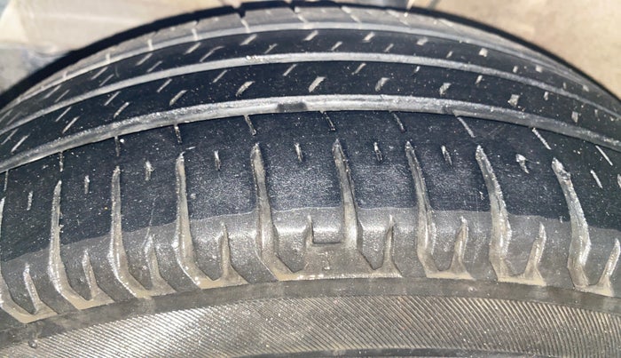 2024 Maruti Ertiga VXI AT SHVS, Petrol, Automatic, 34,912 km, Left Front Tyre Tread