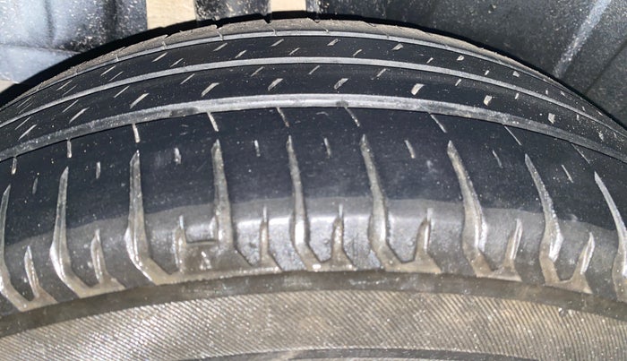 2024 Maruti Ertiga VXI AT SHVS, Petrol, Automatic, 34,912 km, Right Rear Tyre Tread