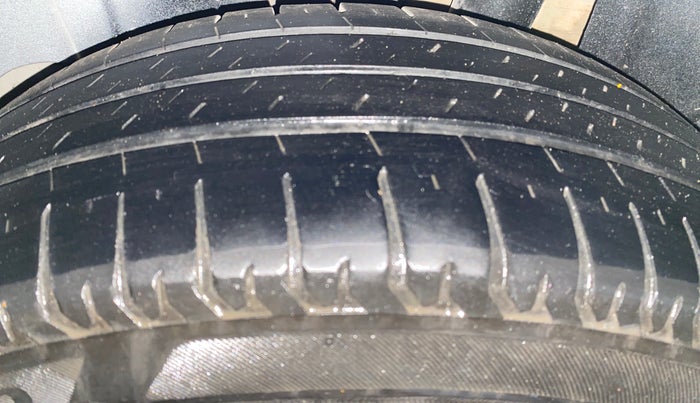 2024 Maruti Ertiga VXI AT SHVS, Petrol, Automatic, 34,912 km, Left Rear Tyre Tread