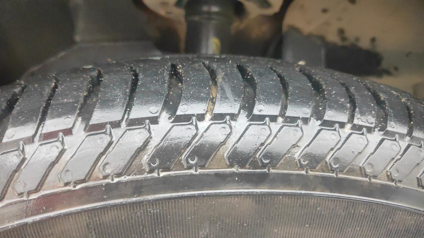 2018 Ford Ecosport TREND + 1.5L PETROL AT, Petrol, Automatic, 37,776 km, Left Front Tyre Tread