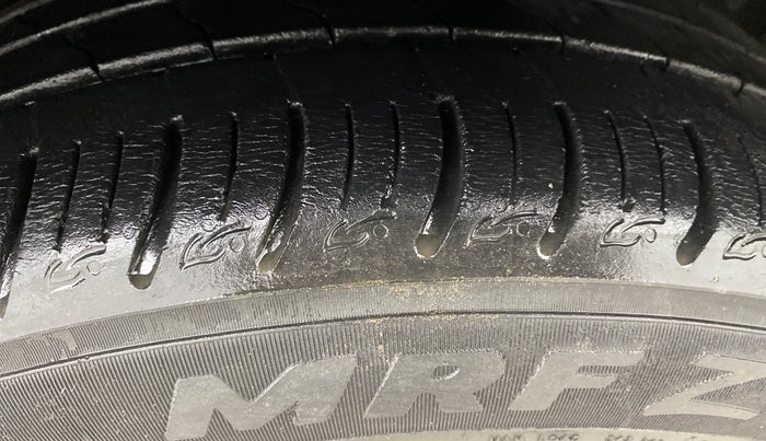 2021 Tata ALTROZ XZ PLUS PETROL DARK EDITION, Petrol, Manual, 26,112 km, Right Front Tyre Tread