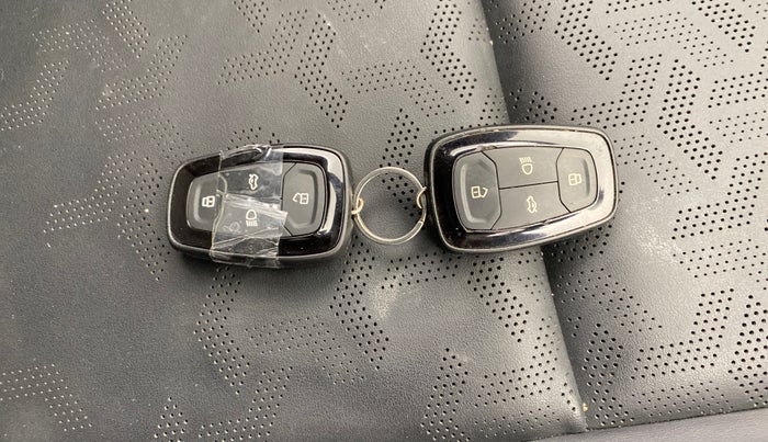 2021 Tata ALTROZ XZ PLUS PETROL DARK EDITION, Petrol, Manual, 26,112 km, Key Close Up