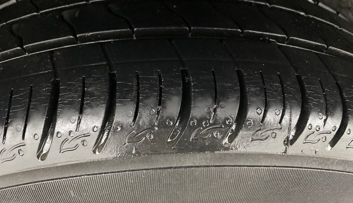 2021 Tata ALTROZ XZ PLUS PETROL DARK EDITION, Petrol, Manual, 26,112 km, Right Rear Tyre Tread