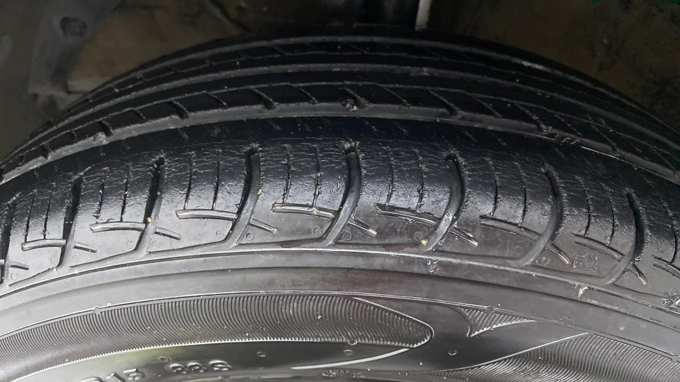 2016 Maruti Baleno DELTA 1.2 K12, Petrol, Manual, 91,065 km, Left Front Tyre Tread