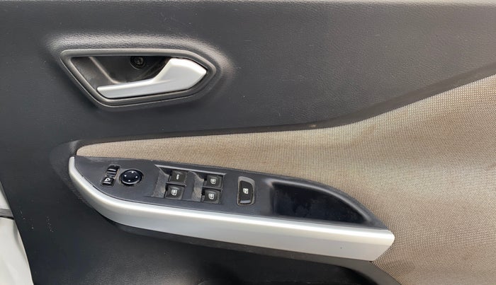 2022 Nissan MAGNITE XV TURBO CVT, Petrol, Automatic, 18,531 km, Driver Side Door Panels Control