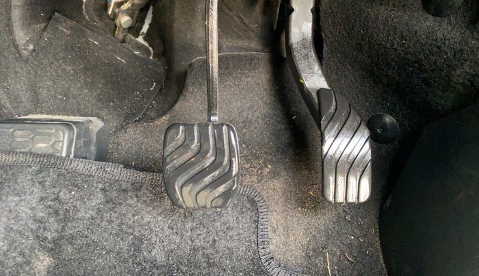 2022 Nissan MAGNITE XV TURBO CVT, Petrol, Automatic, 18,531 km, Pedals