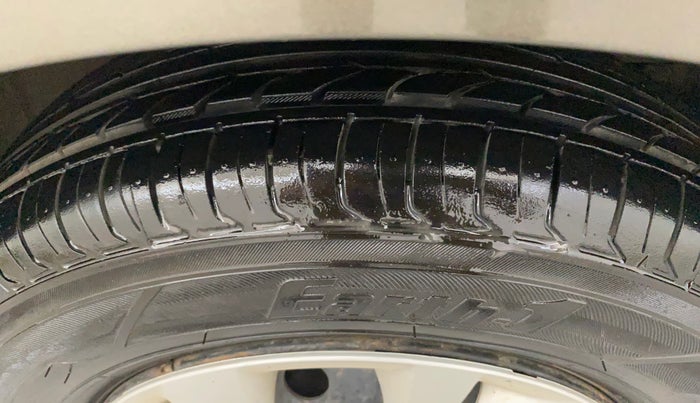 2018 Maruti Swift VXI, Petrol, Manual, 48,335 km, Right Front Tyre Tread