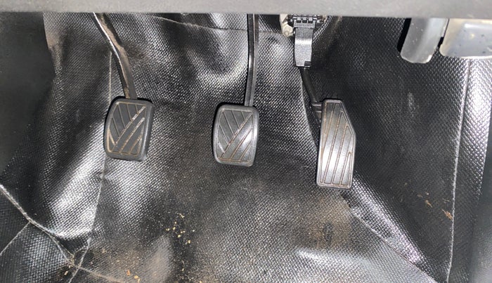 2018 Maruti Swift VXI, Petrol, Manual, 48,335 km, Pedals