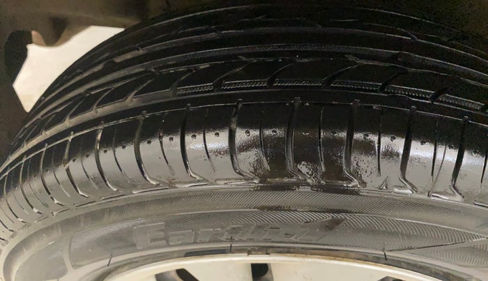2018 Maruti Swift VXI, Petrol, Manual, 48,335 km, Right Rear Tyre Tread