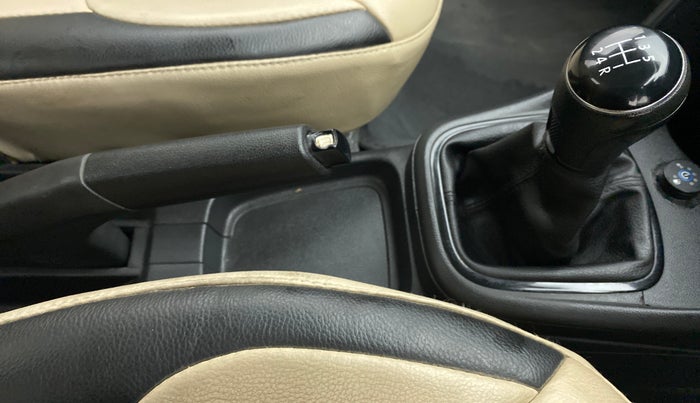 2019 Volkswagen Ameo COMFORTLINE 1.0L, CNG, Manual, 33,369 km, Gear Lever