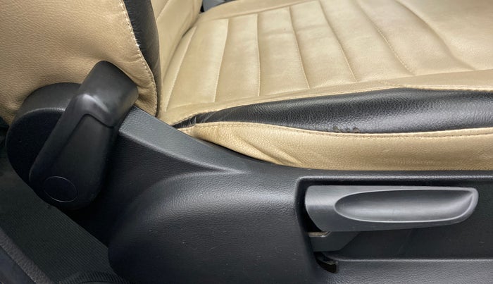 2019 Volkswagen Ameo COMFORTLINE 1.0L, CNG, Manual, 33,369 km, Driver Side Adjustment Panel