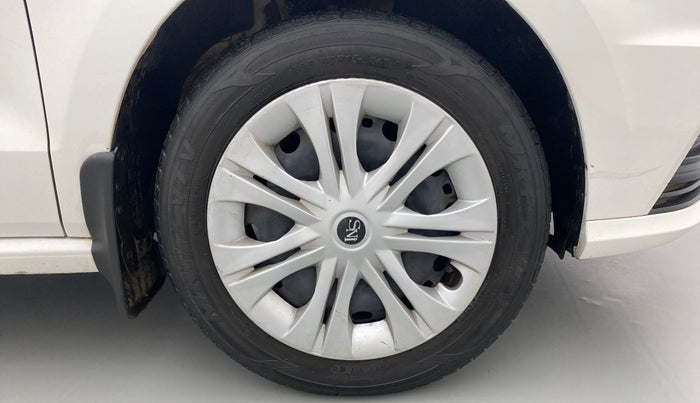 2019 Volkswagen Ameo COMFORTLINE 1.0L, CNG, Manual, 33,369 km, Left Front Wheel