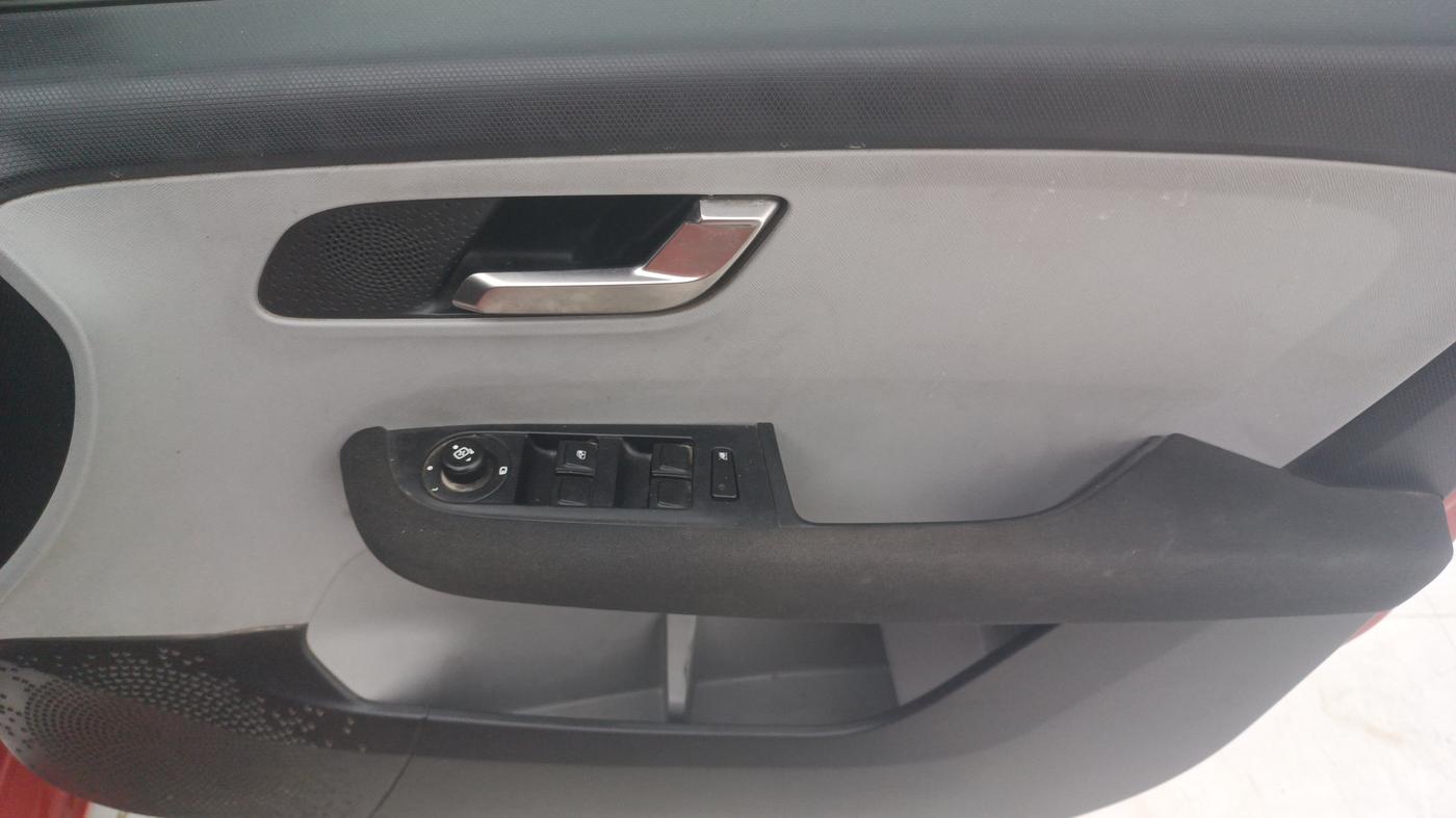 2020 Tata ALTROZ XZ PETROL, Petrol, Manual, 47,750 km, Driver Side Door Panels Control